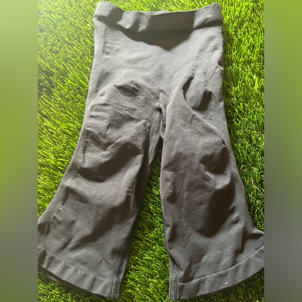 Skims Sculpting Shorts : color black L/XL